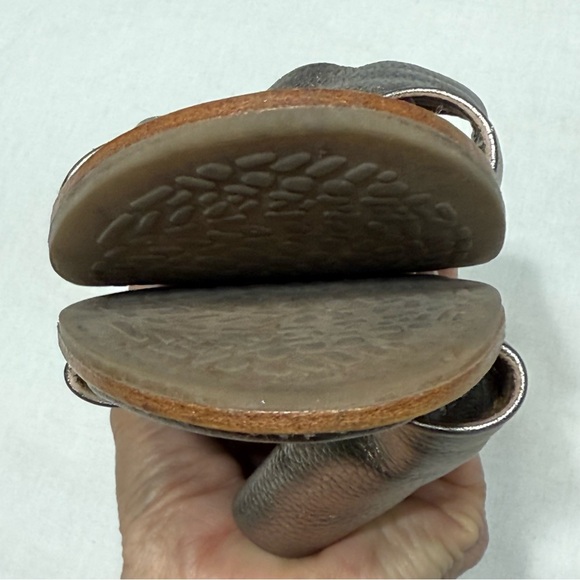 Sofft Pewter Metallic Leather Slides Women’s Size 6 - Picture 6 of 6